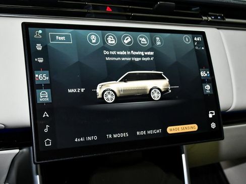 Used 2025 Land Rover Range Rover SE image 42