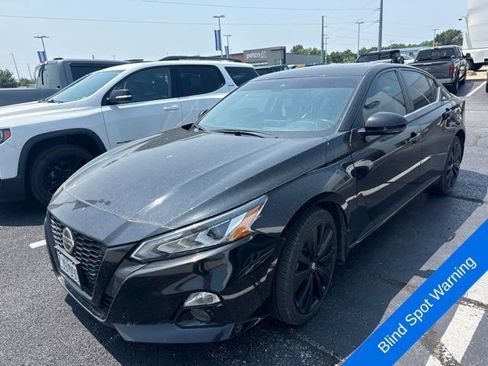 Used 2022 Nissan Altima 2.5 SR w/ Midnight Edition Package AWD/4WD image 10