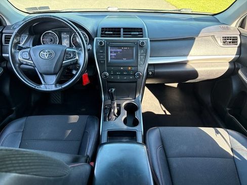 Used 2017 Toyota Camry SE FWD image 19