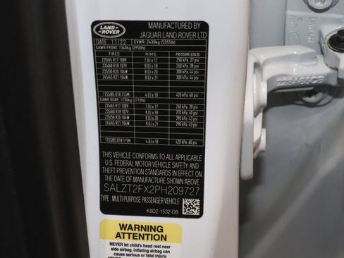 Used 2023 Land Rover Range Rover Evoque R-Dynamic S image 6