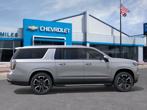 New 2026 Chevrolet Suburban Premier image 55