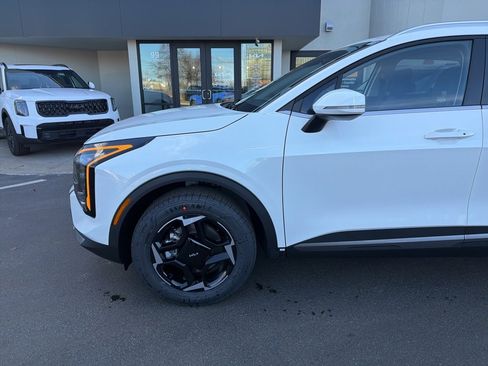 New 2026 Kia Sportage EX image 10