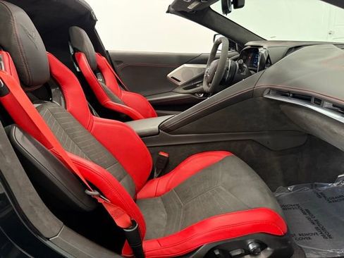 Used 2022 Chevrolet Corvette Stingray w/ Z51 Performance Package image 29