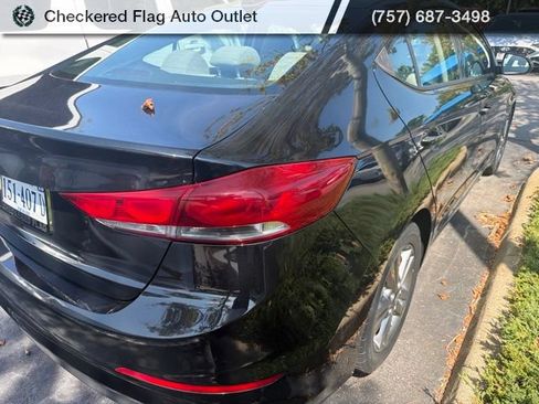 Used 2017 Hyundai Elantra SE FWD image 7