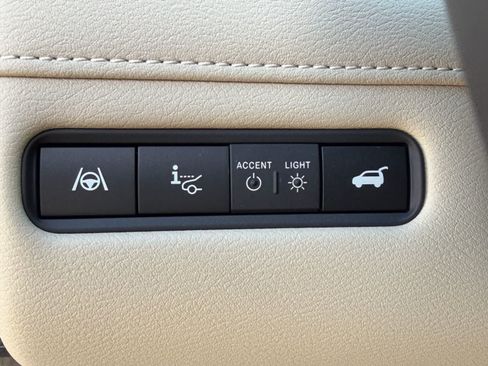 Certified 2026 Nissan Armada Platinum Reserve AWD/4WD image 27