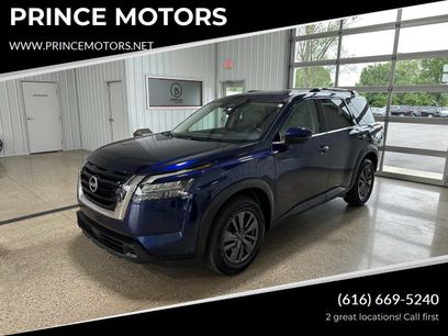 Used 2023 Nissan Pathfinder SV w/ Cargo Package