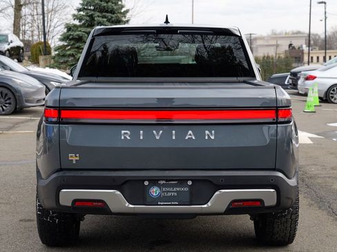 Used 2022 Rivian R1T Adventure image 6