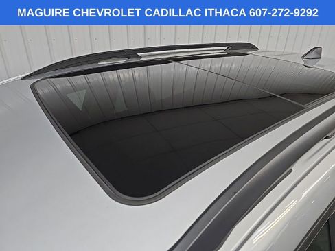 Used 2022 Chevrolet Equinox LT AWD/4WD image 11