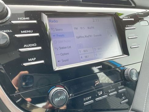 Used 2020 Toyota Camry SE image 17