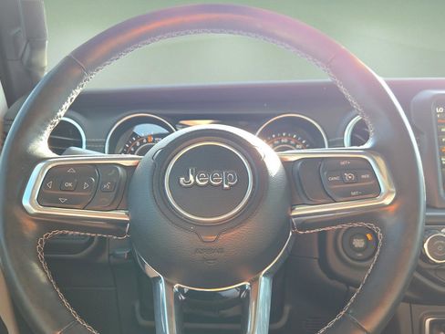 Used 2022 Jeep Gladiator Overland w/ Popular Equipment Package image 12