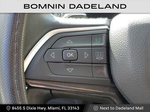 Used 2022 Jeep Grand Cherokee L Laredo w/ Luxury Tech Group I image 19