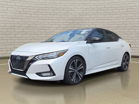 Certified 2021 Nissan Sentra SR FWD image 1