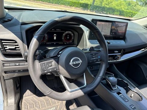 Used 2024 Nissan Rogue SL w/ SL Premium Package FWD image 9