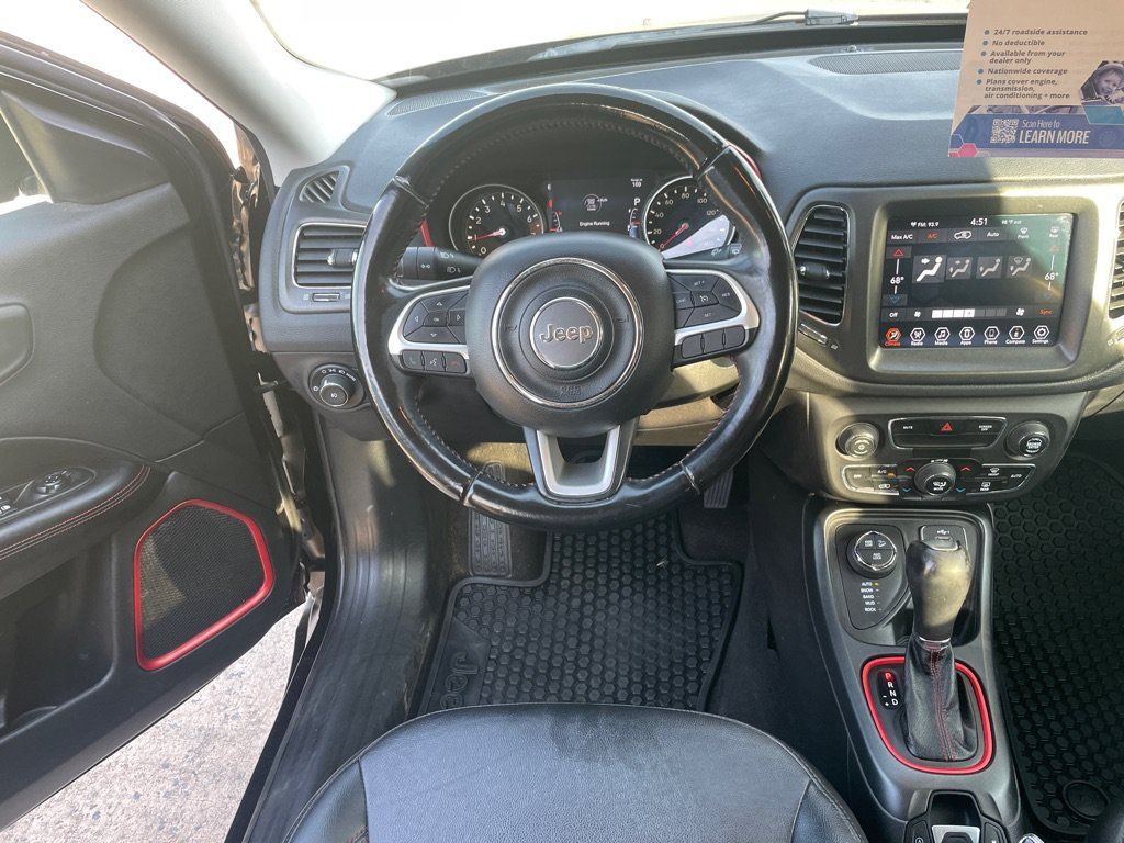 Used 2020 Jeep Compass Trailhawk AWD/4WD image 30
