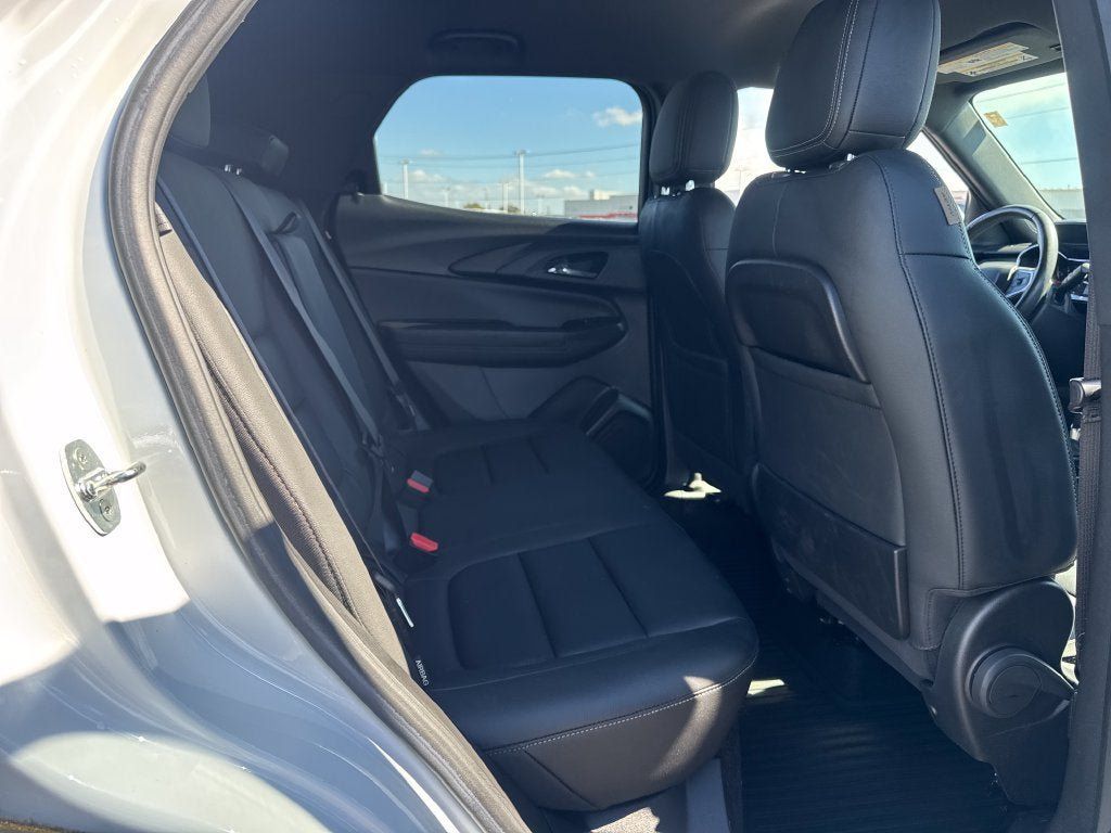 Used 2022 Chevrolet TrailBlazer ACTIV w/ Convenience Package FWD image 12