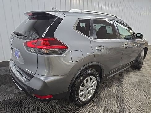 Used 2020 Nissan Rogue SV image 10