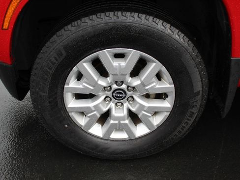 Used 2022 Nissan Frontier SV image 12