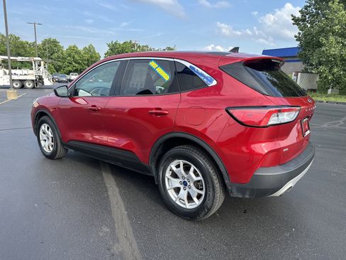 Used 2022 Ford Escape SE AWD/4WD image 3