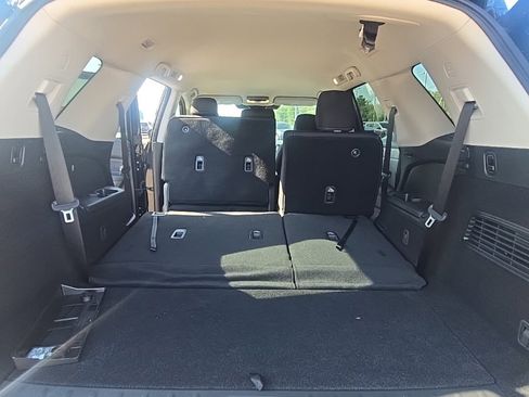 New 2025 Nissan Pathfinder SV image 32