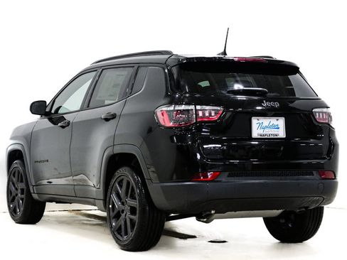 New 2026 Jeep Compass Latitude w/ Sun and Sound Group image 9