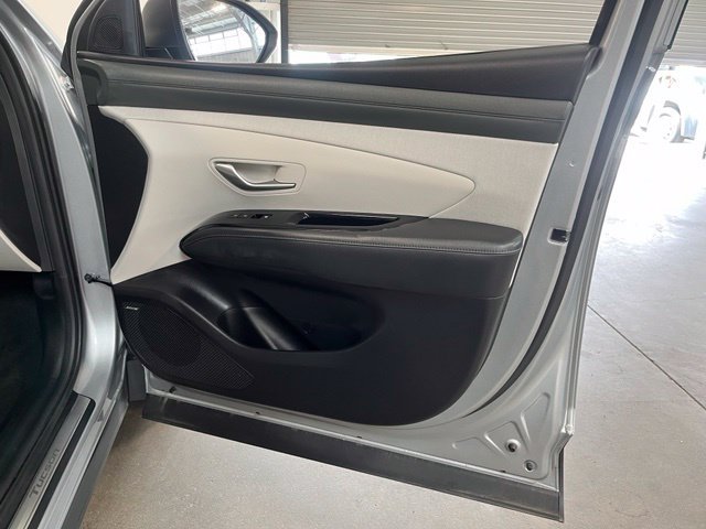 Used 2025 Hyundai Tucson Limited AWD/4WD image 13