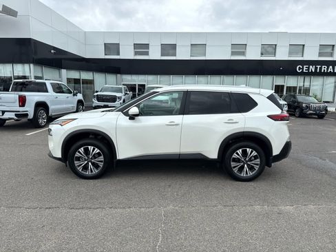 Used 2023 Nissan Rogue SV w/ SV Premium B Package AWD/4WD image 2