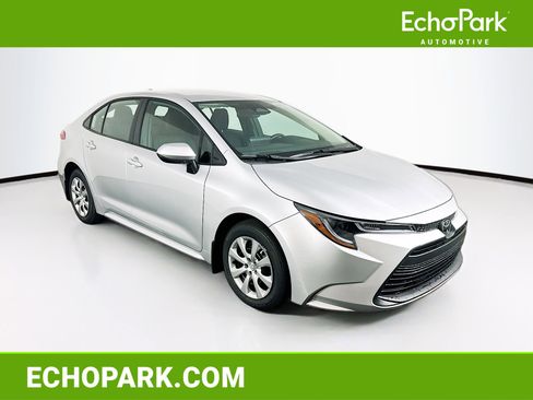 Used 2026 Toyota Corolla LE image 1