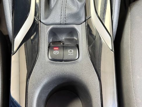 Used 2020 Toyota Corolla LE FWD image 39