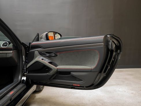 Certified 2025 Porsche 718 Boxster Spyder RS RWD image 34