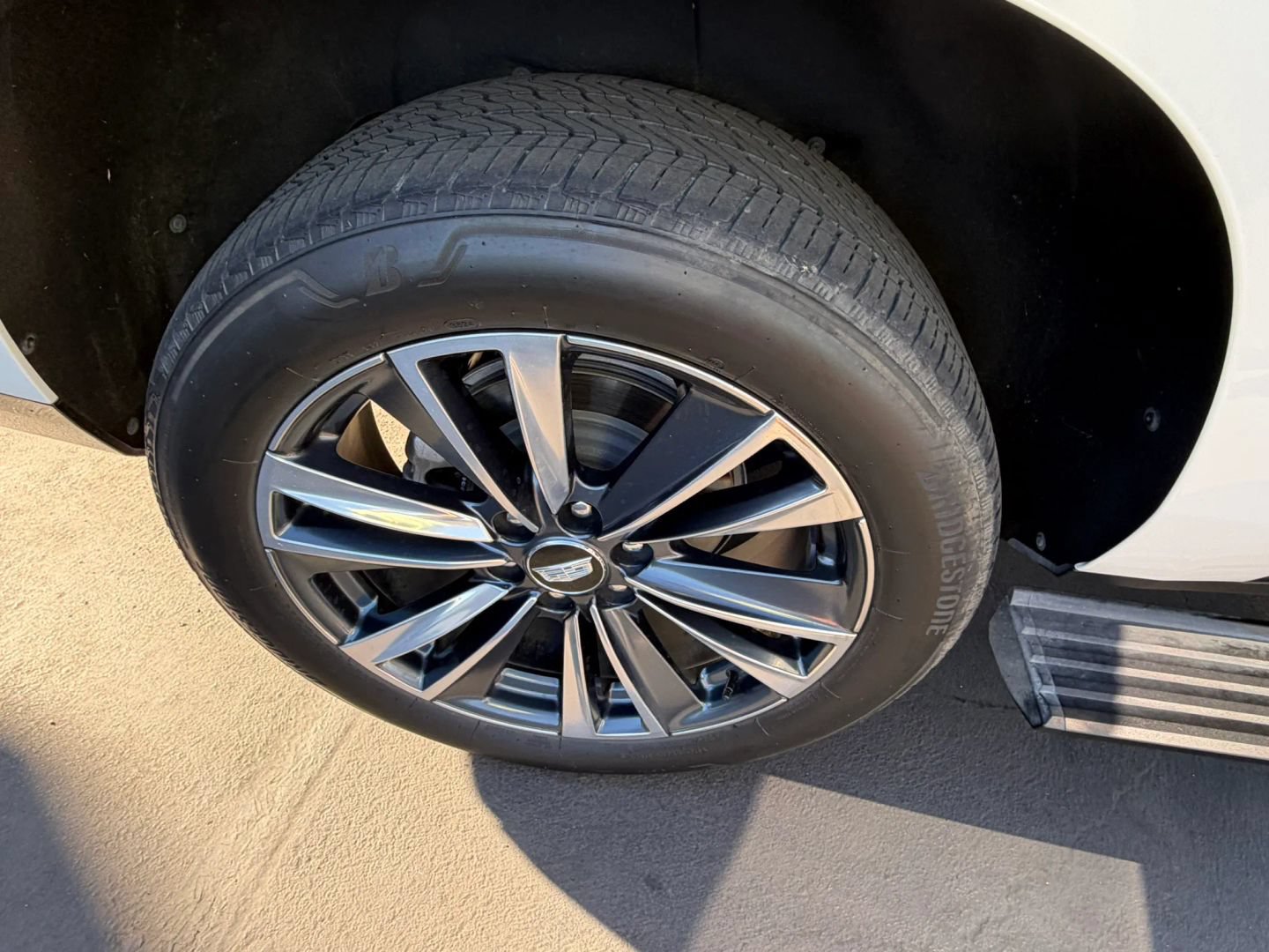 Used 2025 Cadillac Escalade ESV Sport AWD/4WD image 49