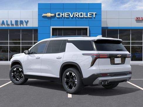 New 2027 Chevrolet Traverse LT w/ Sun and Wheel Package FWD image 3