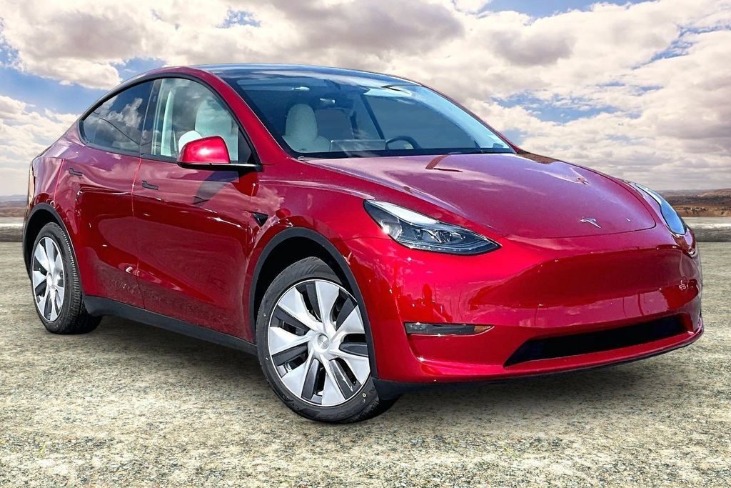 Used 2024 Tesla Model Y Long Range AWD/4WD image 1