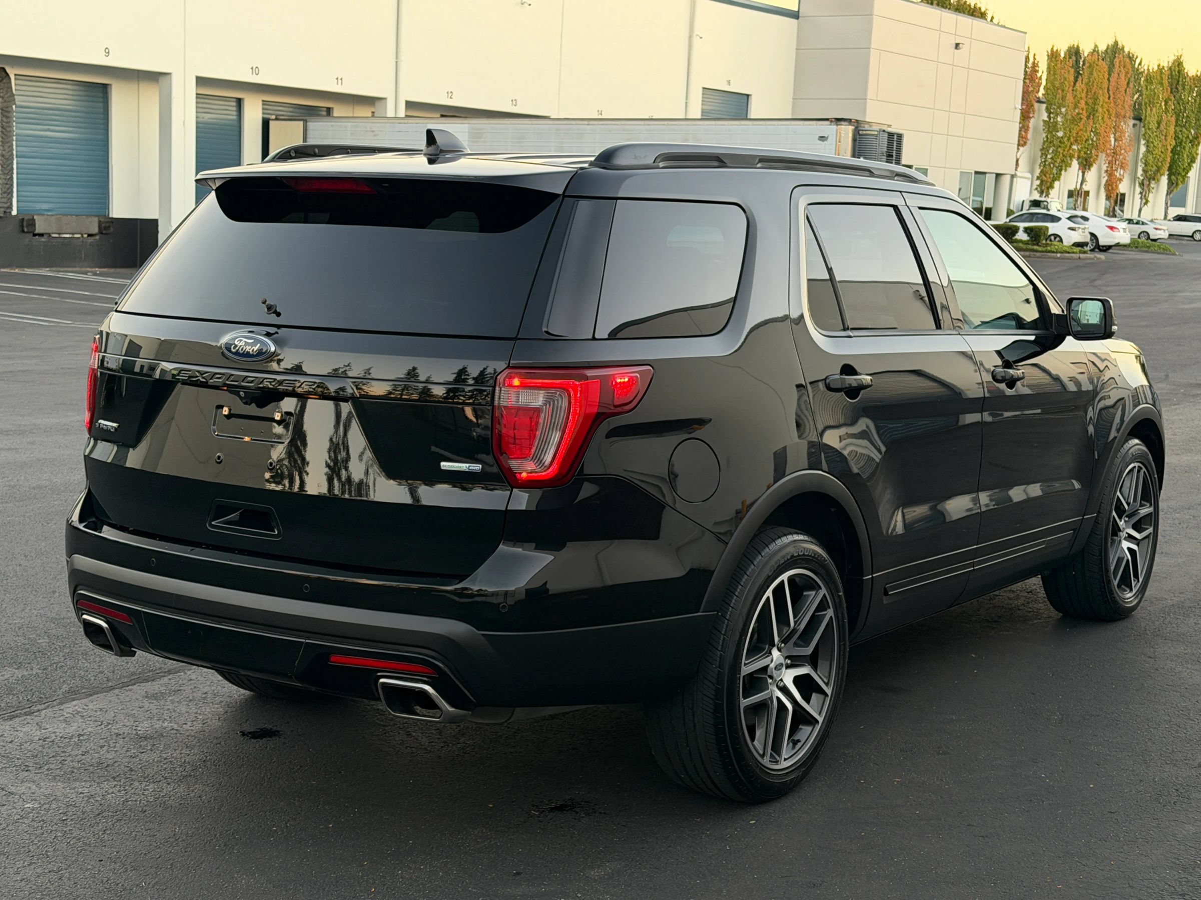 Used 2016 Ford Explorer Sport w/ Equipment Group 401A AWD/4WD image 4