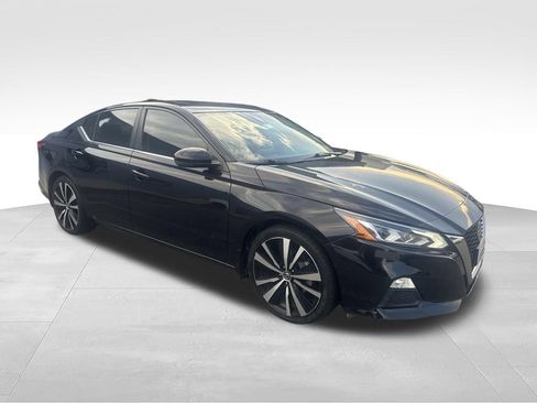 Used 2021 Nissan Altima 2.5 SR w/ SR Premium Package FWD image 6