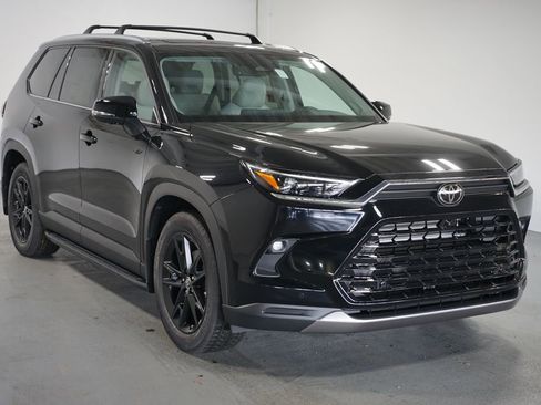 New 2026 Toyota Grand Highlander Limited image 3