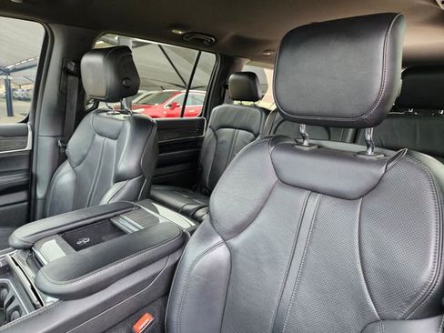 Used 2022 Jeep Wagoneer Series II image 11