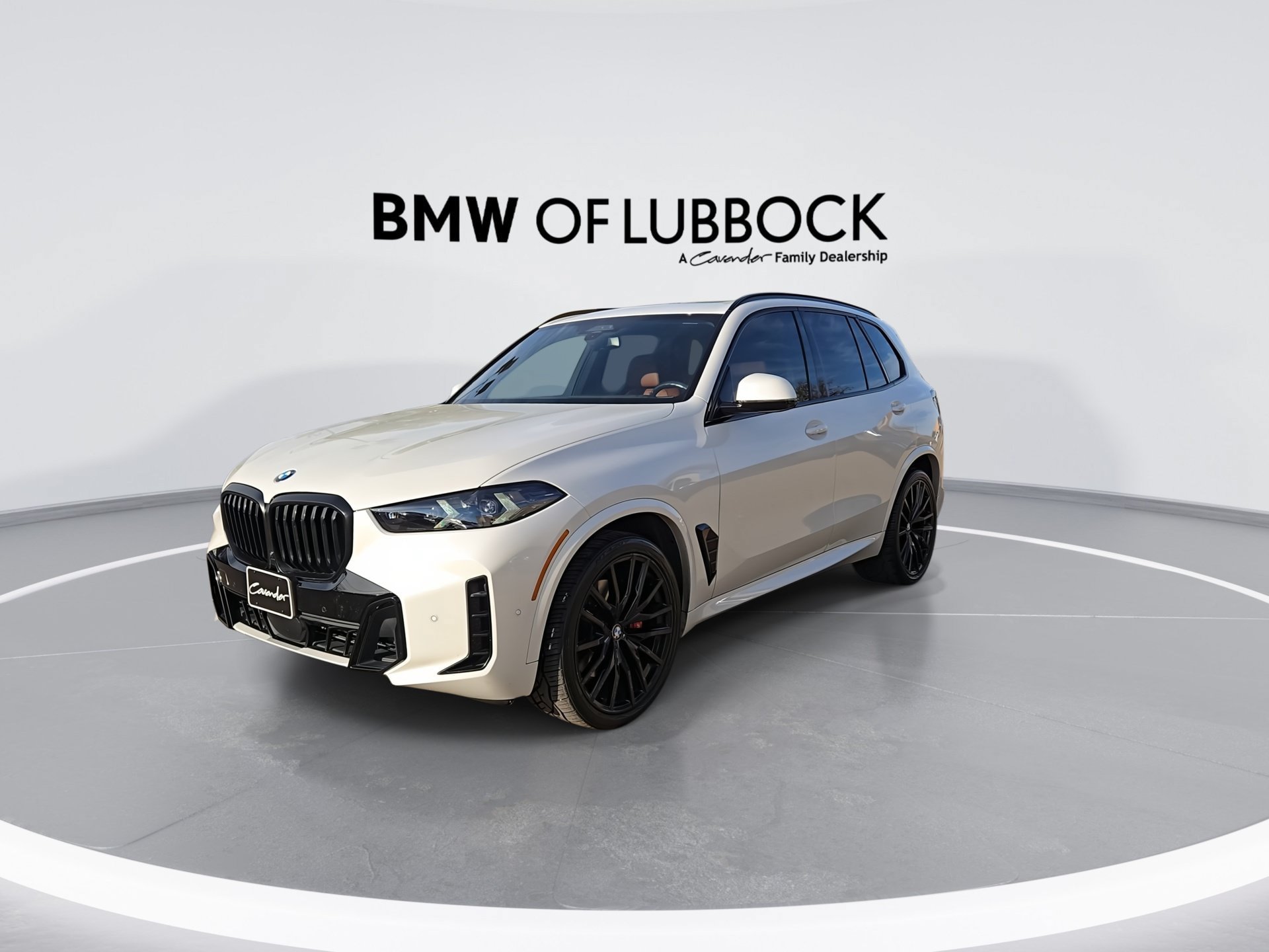 Used 2024 BMW X5 xDrive40i w/ M Sport Package AWD/4WD image 5