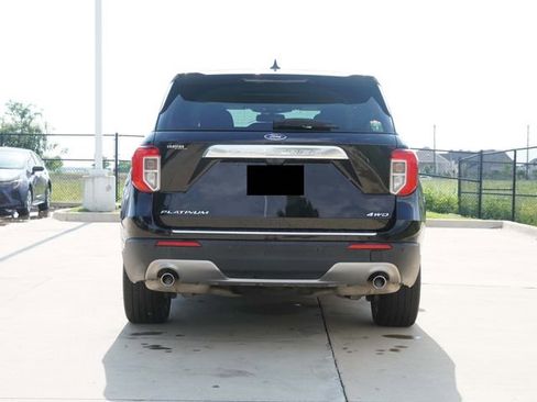 Used 2023 Ford Explorer Platinum w/ Technology Package AWD/4WD image 8