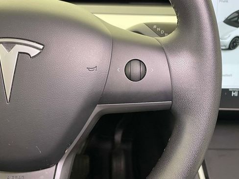 Used 2020 Tesla Model Y Long Range image 34