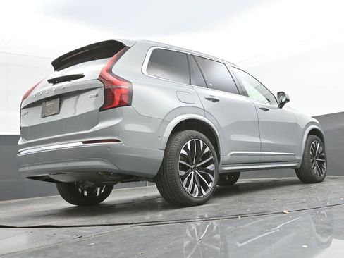 New 2026 Volvo XC90 B6 Plus w/ Protection Package Premier image 25