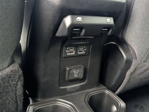 Used 2024 Jeep Wrangler Unlimited Sahara AWD/4WD image 14