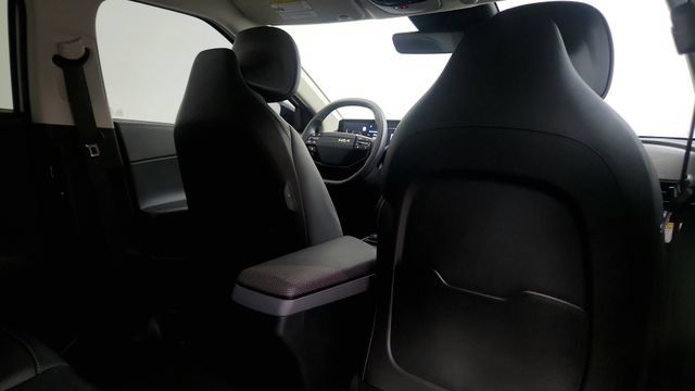 Used 2025 Kia EV6 Wind AWD/4WD image 40