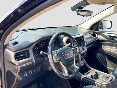 Used 2022 GMC Acadia Denali w/ Denali Ultimate Package FWD image 9