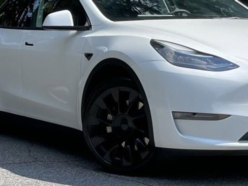 Used 2021 Tesla Model Y Long Range image 11