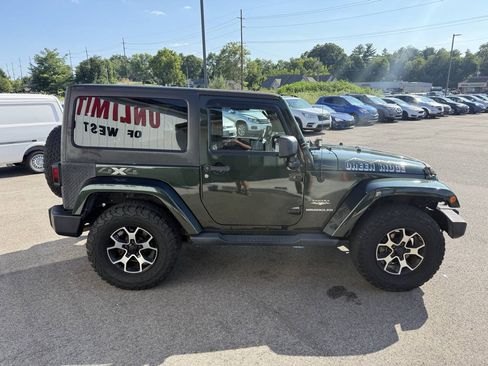 Used 2011 Jeep Wrangler Sahara w/ Dual Top Group AWD/4WD image 5
