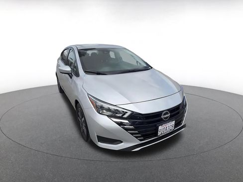 Used 2025 Nissan Versa SV FWD image 3