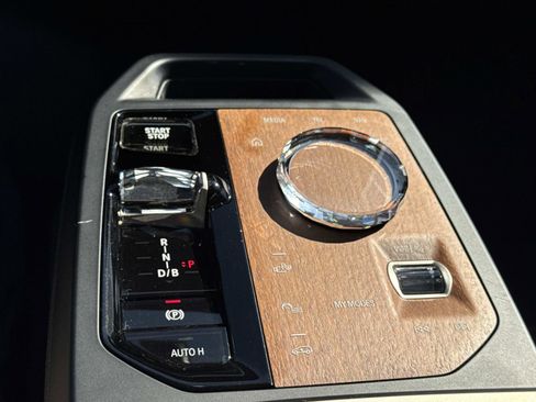 Used 2022 BMW iX xDrive50 w/ Premium Package image 13