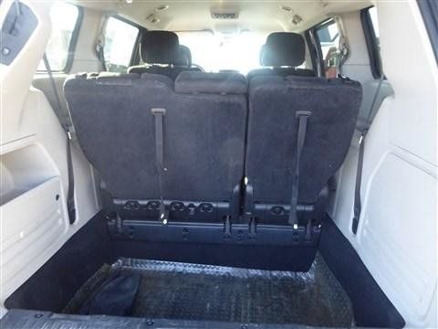 Used 2013 Dodge Grand Caravan SXT FWD image 18