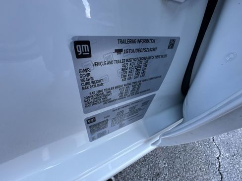 Used 2025 GMC Sierra 1500 SLT image 35