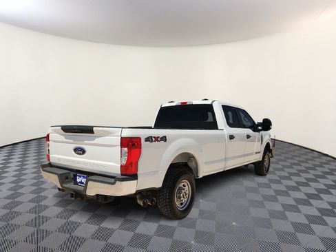 Used 2022 Ford F250 XL w/ Power Equipment Group AWD/4WD image 4